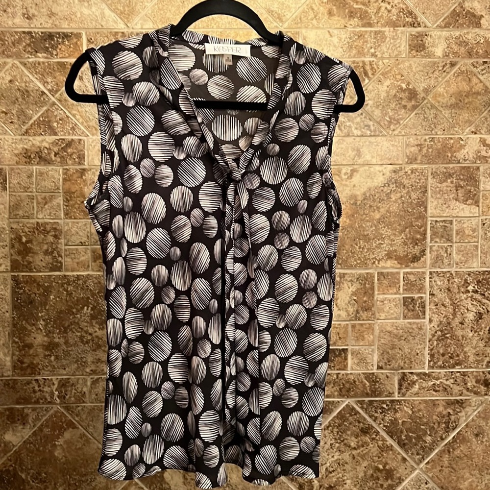 Kasper tank with tie collar